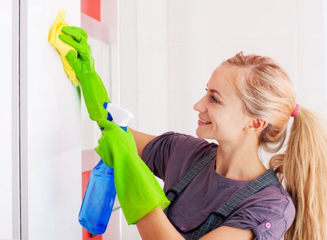 Professional curtain cleaning in Carshalton for fresh and dust-free fabric